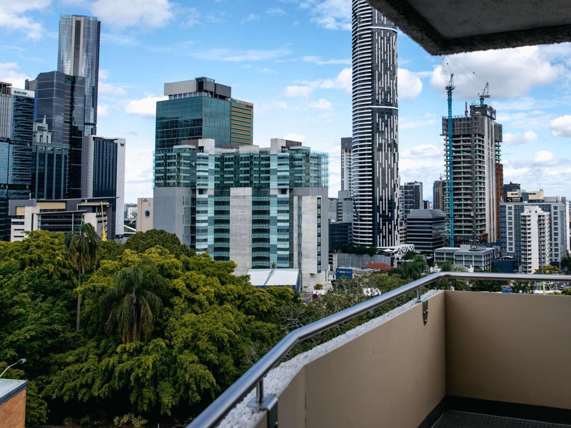 Mercure Brisbane Spring Hill Bagian luar foto